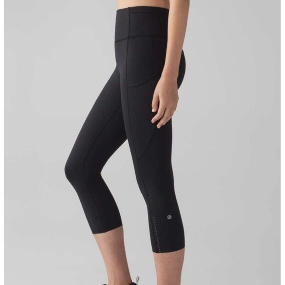 Lululemon Women's Fast And Free Athletic Work Out Cropped Leggings Black 6
